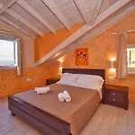 Elpida\'S House